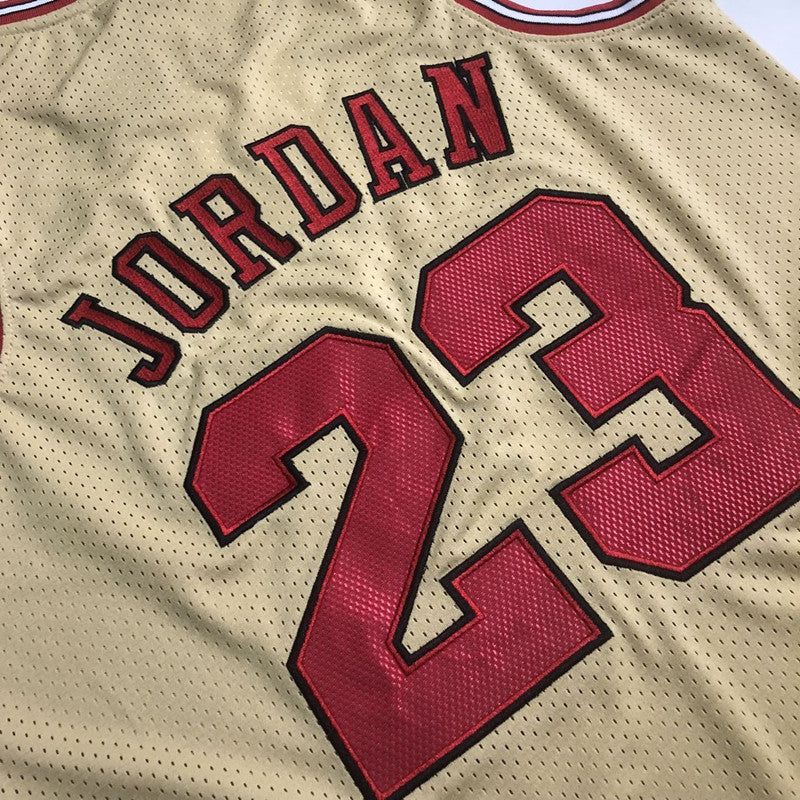 Men’s Chicago Bulls 1995/96 Michael Jordan Gold Jersey