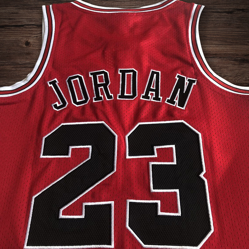 Men’s Chicago Bulls 1995-96 Champion #23 Michael Jordan Jersey