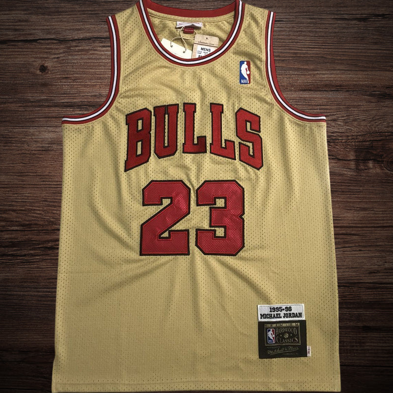 Men’s Chicago Bulls 1995/96 Michael Jordan Gold Jersey