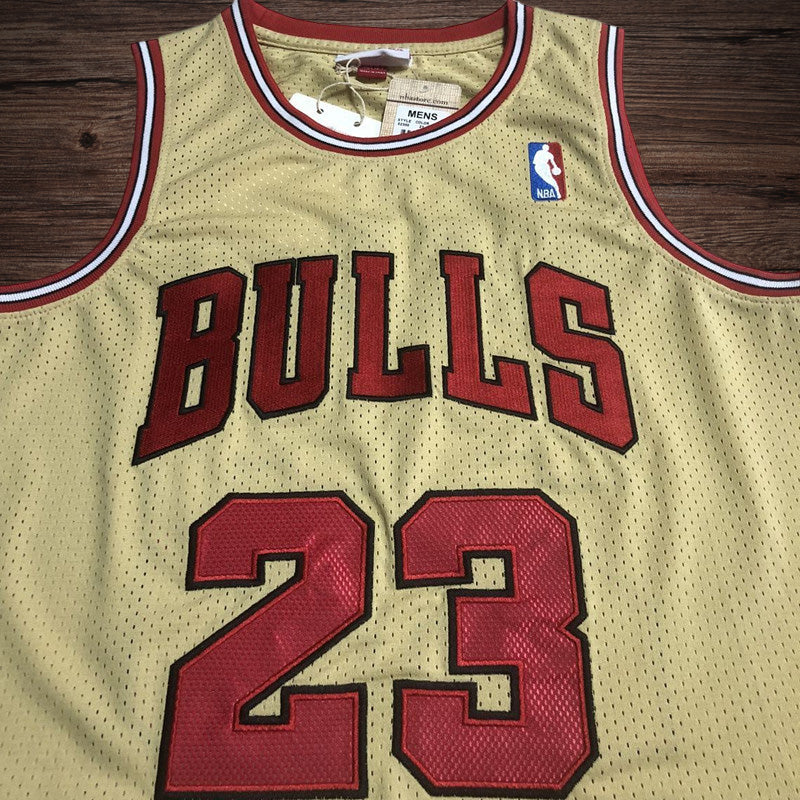 Men’s Chicago Bulls 1995/96 Michael Jordan Gold Jersey