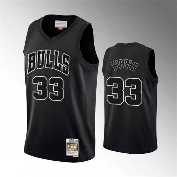 Mens Chicago Bulls #33 Scottie Pippen Mitchell & Ness 1997-98 Black Out Hardwood Classics Jersey