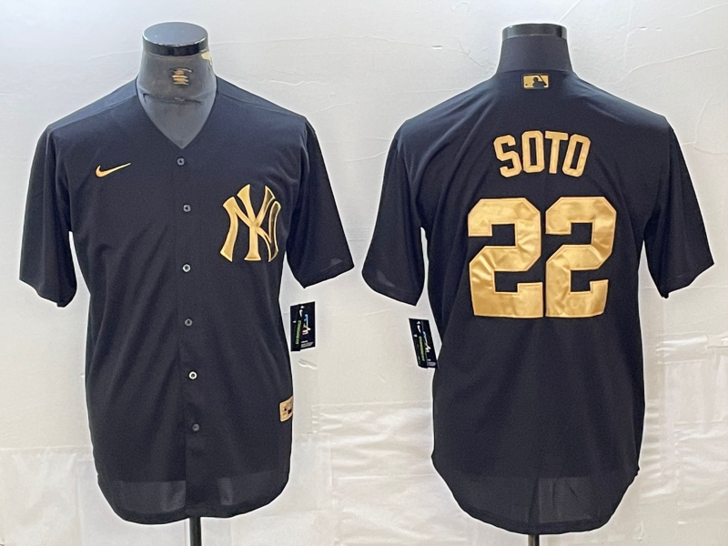 Men’s New York Yankees Juan Soto #22 Black Limited Jersey